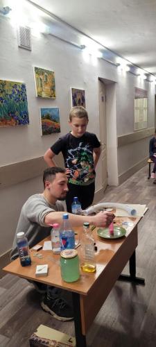 м